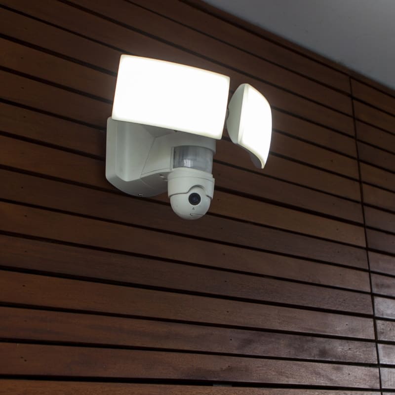 kamera-lampe-aussenbereich-bewegungsmelder